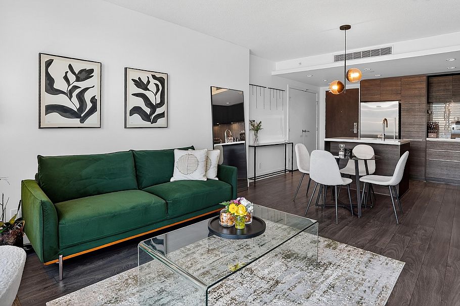 1401 1550 Fern Street North Vancouver, BC - 3