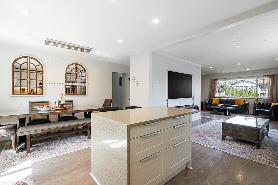 2333 Kirkstone Road North Vancouver, BC - 10