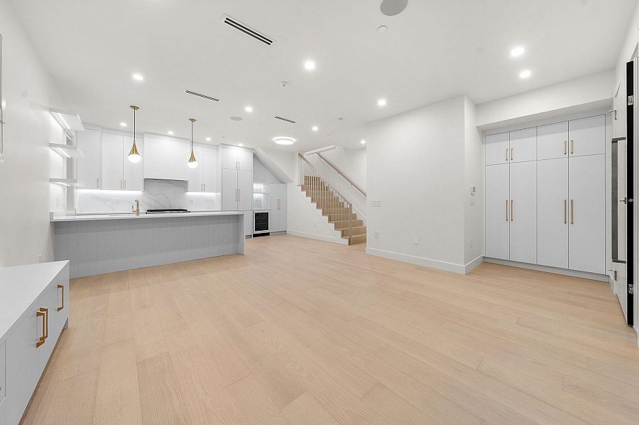 2 1582 E 2nd Avenue Vancouver, BC - 4