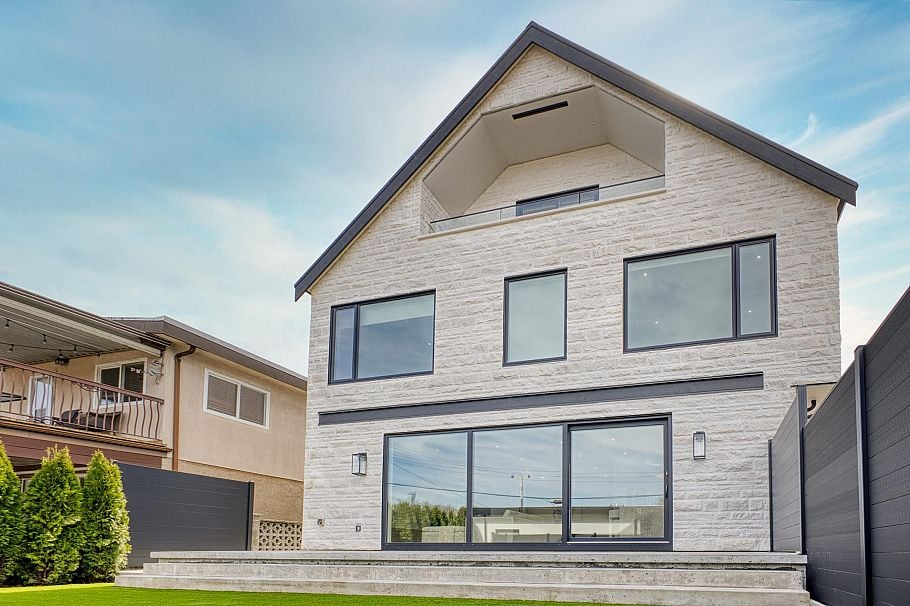 2 2425 Kitchener Street Vancouver, BC - 4