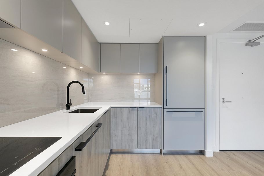 307 755 Harbourside Drive West Vancouver, BC - 10