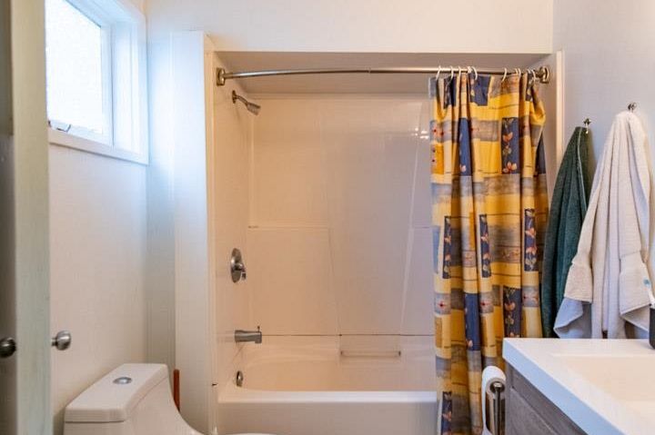 3315 W 6th Avenue Vancouver, BC - 26