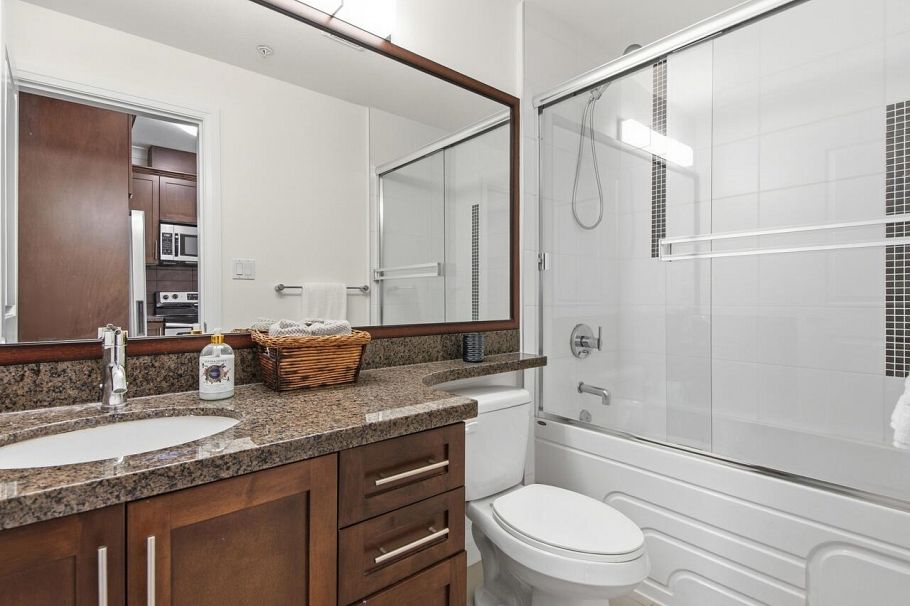 114 5588 Patterson Burnaby, BC - 11