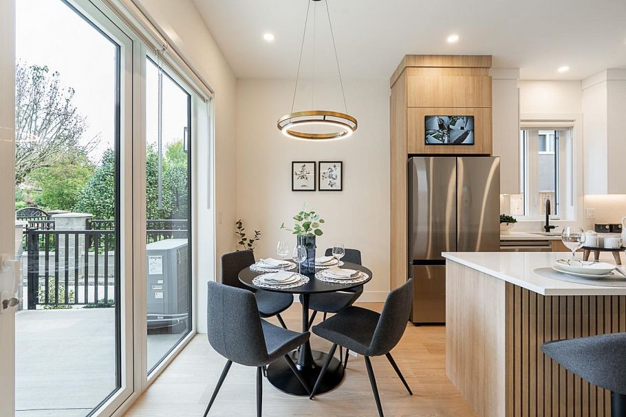 1 2248 E 48th Avenue Vancouver, BC - 12