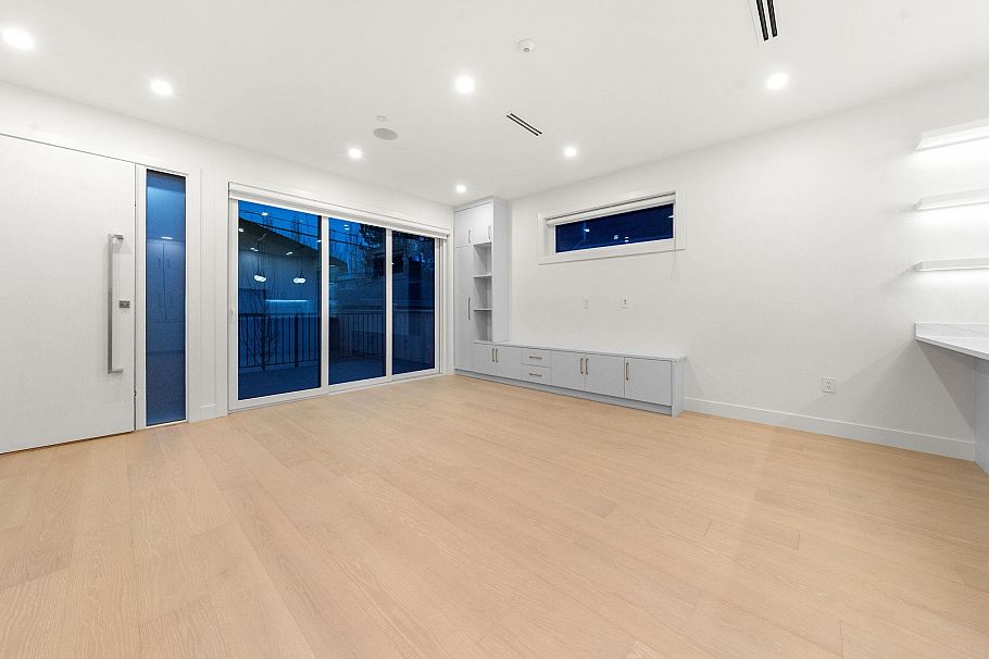 2 1582 E 2nd Avenue Vancouver, BC - 13