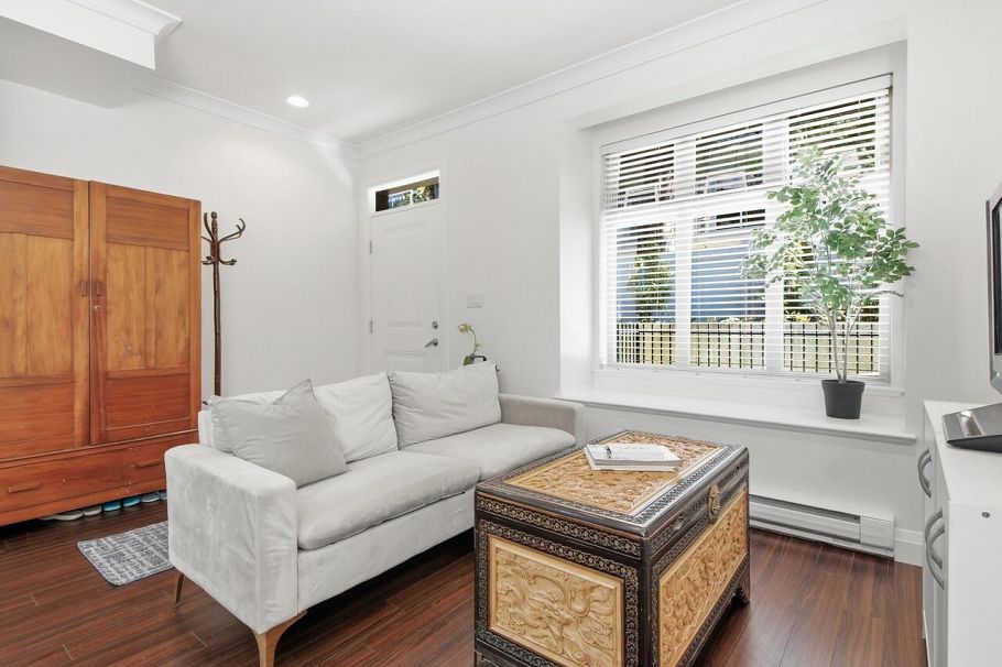 114 5588 Patterson Burnaby, BC - 3