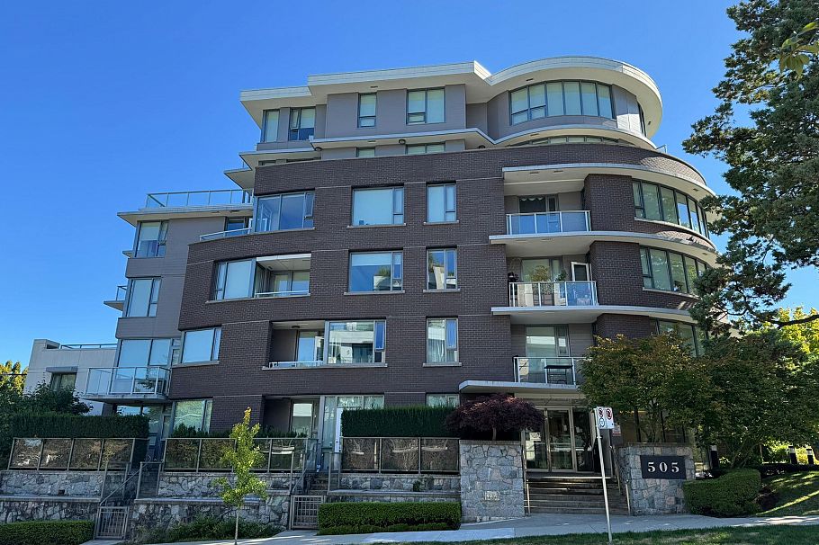 202 505 W 30th Avenue Vancouver, BC - 1