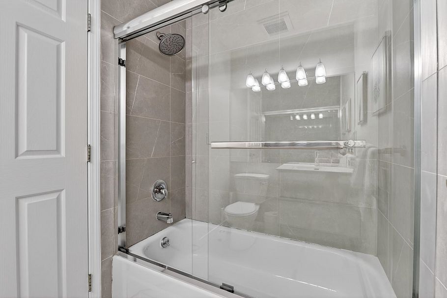 311 1010 Howe Street Vancouver, BC - 28