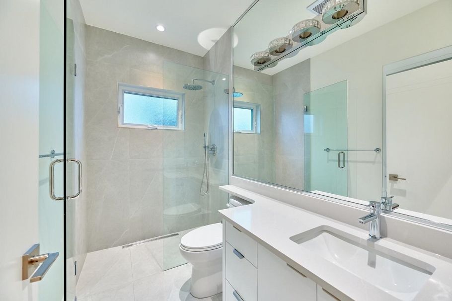 806 Montroyal Boulevard North Vancouver, BC - 34