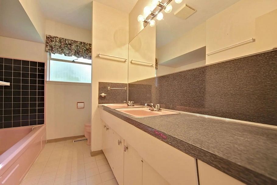 1025 Clements Avenue North Vancouver, BC - 9