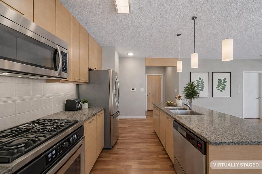 510 530 Raven Woods Drive North Vancouver, BC - 7