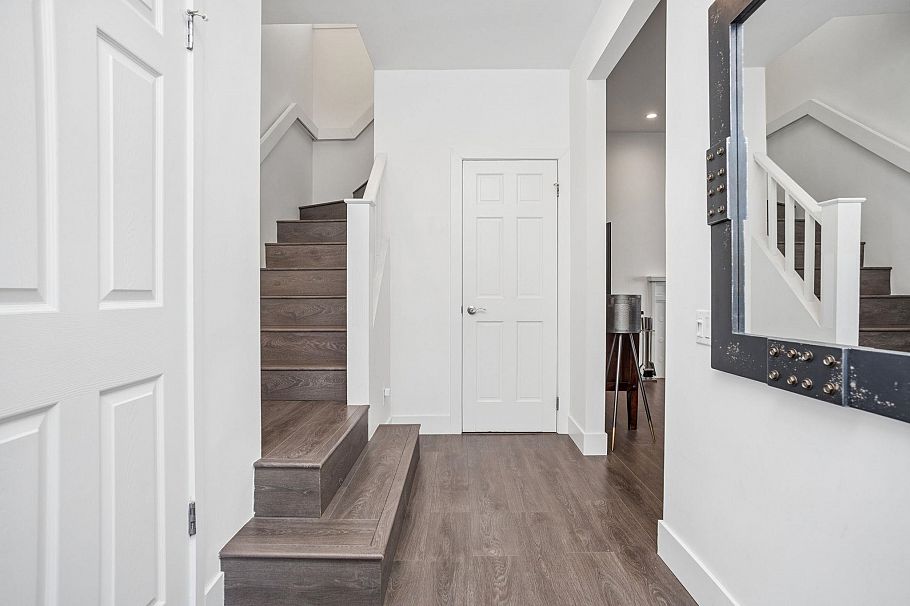 3537 W 5th Avenue Vancouver, BC - 3