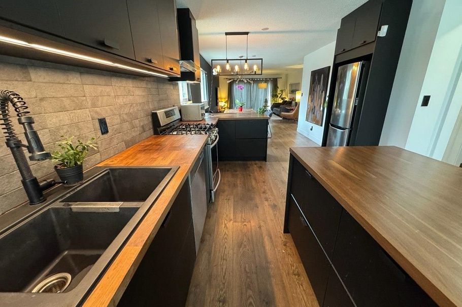 2790 W 12th Avenue Vancouver, BC - 10