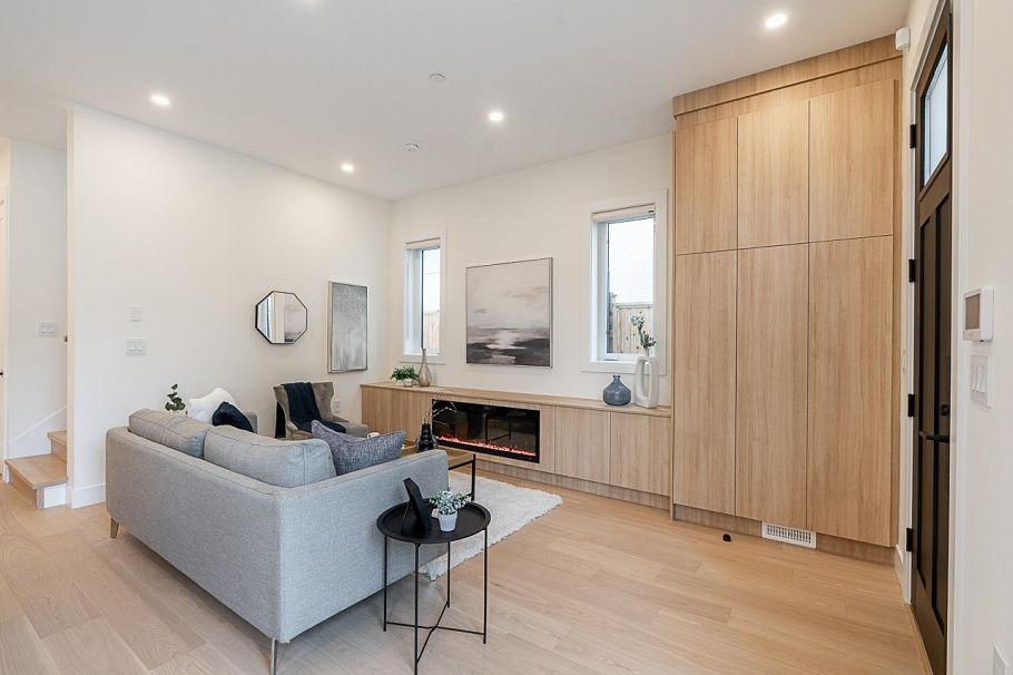 1 2248 E 48th Avenue Vancouver, BC - 5