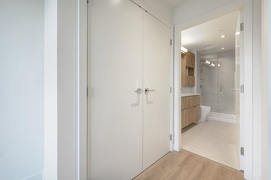 307 755 Harbourside Drive West Vancouver, BC - 17