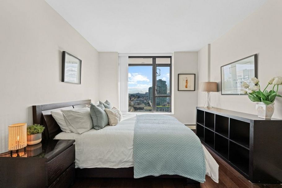 1209 155 W 1st Street North Vancouver, BC - 11