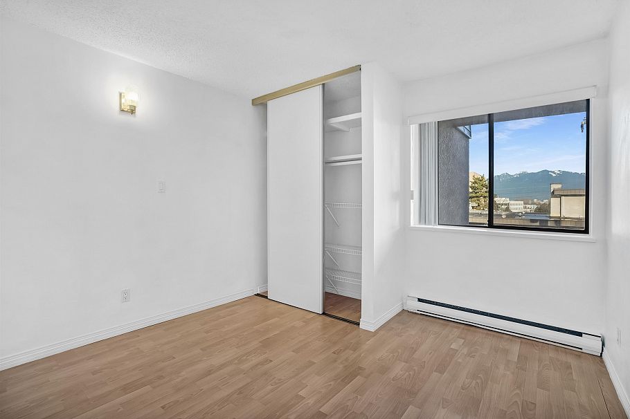 303 975 E Broadway Vancouver, BC - 17