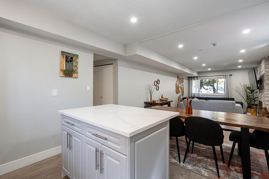 2333 Kirkstone Road North Vancouver, BC - 28