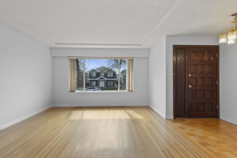 3369 Price Street Vancouver, BC - 3