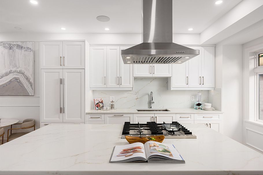 2014 W 15th Avenue Vancouver, BC - 14