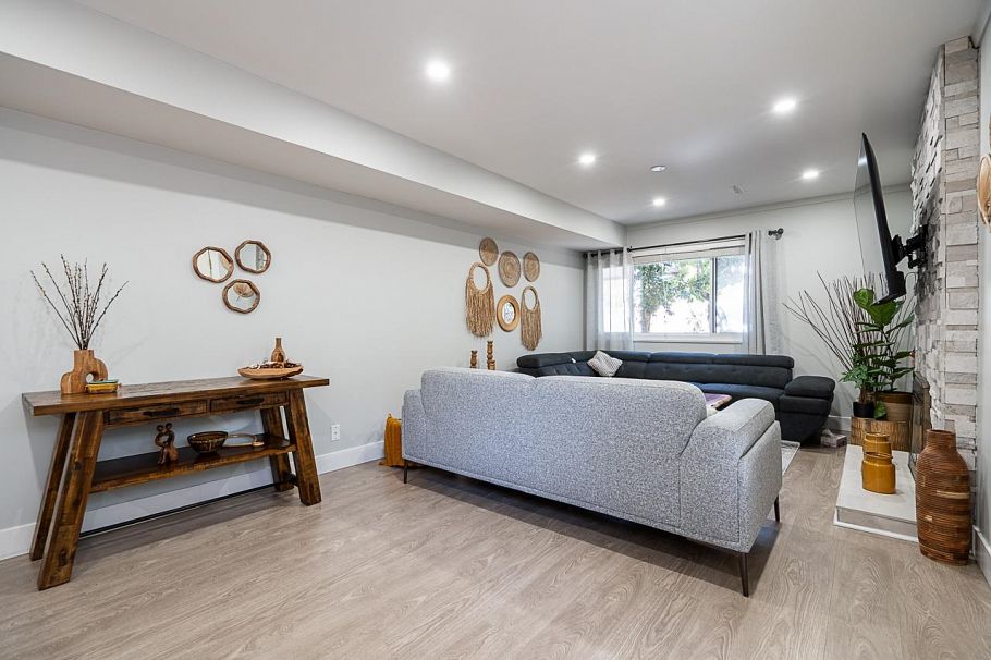 2333 Kirkstone Road North Vancouver, BC - 25