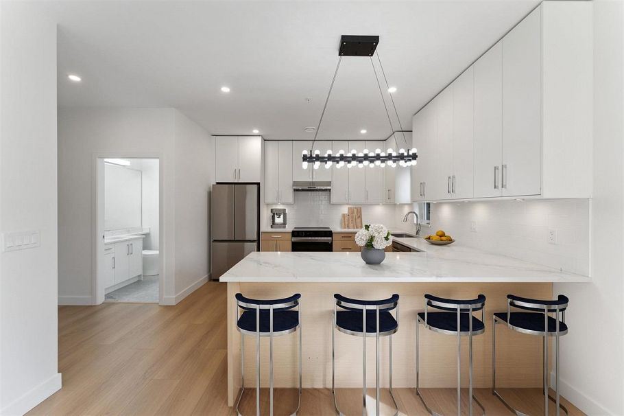 842 St. Denis Avenue North Vancouver, BC - 6