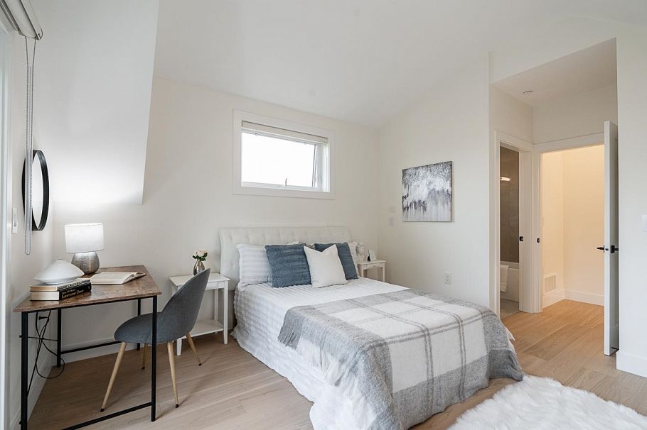 1 2248 E 48th Avenue Vancouver, BC - 22