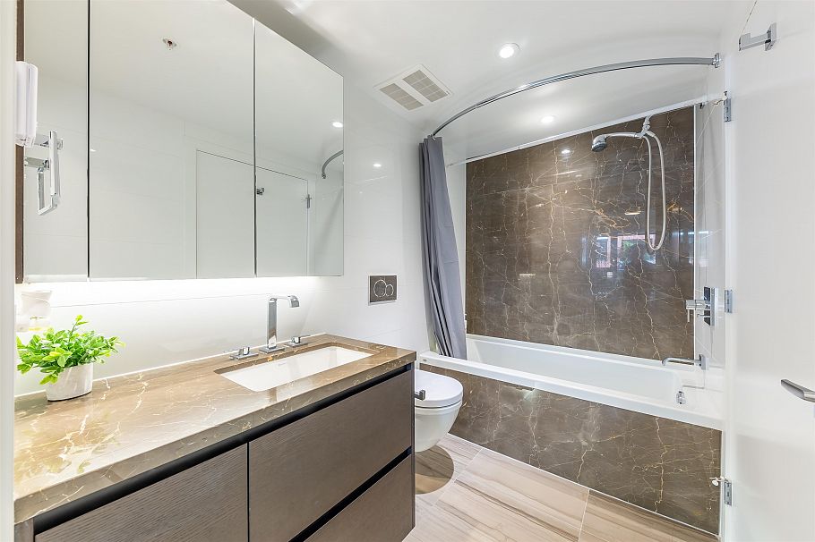 201 1561 W 57th Avenue Vancouver, BC - 18