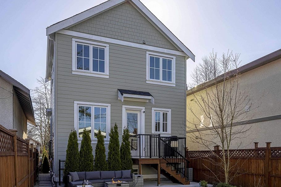 4327 Perry Street Vancouver, BC - 28