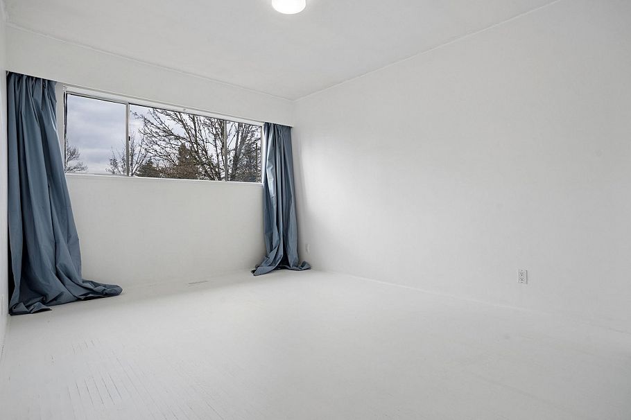 585 W 65th Avenue Vancouver, BC - 9