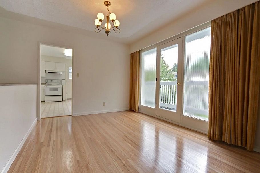 1025 Clements Avenue North Vancouver, BC - 3