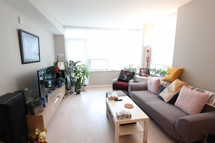 202 505 W 30th Avenue Vancouver, BC - 2