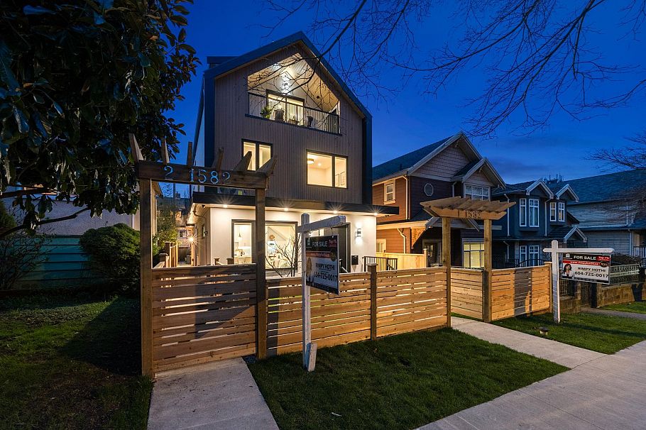 2 1582 E 2nd Avenue Vancouver, BC - 32