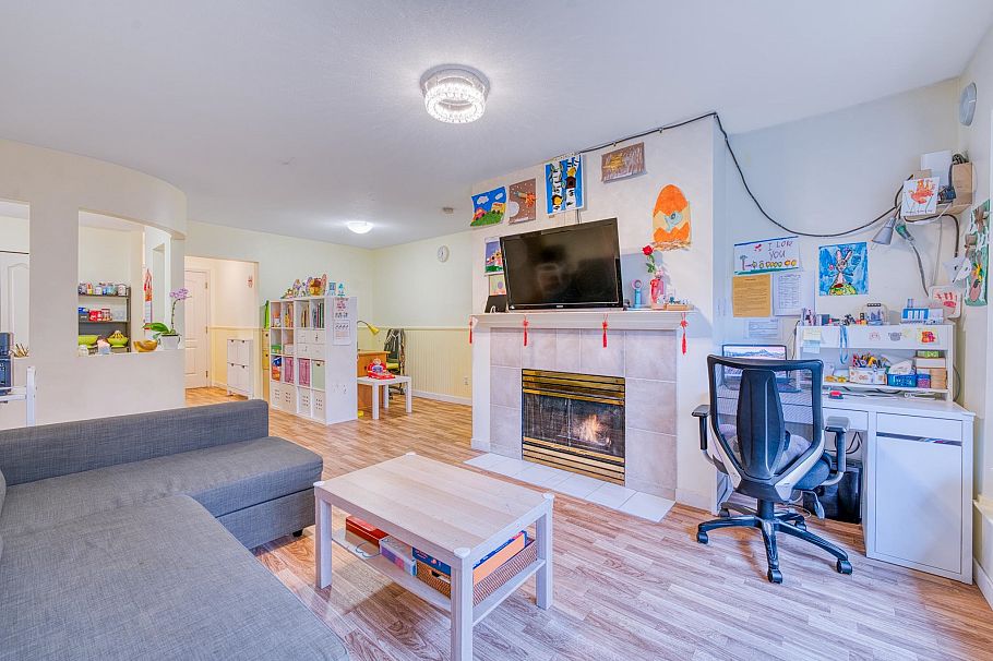 207 3738 Norfolk Street Burnaby, BC - 3