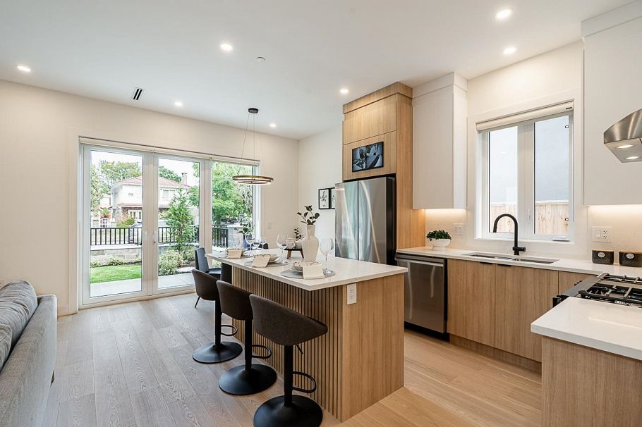 1 2248 E 48th Avenue Vancouver, BC - 9