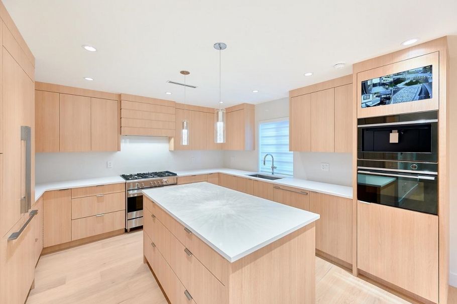 806 Montroyal Boulevard North Vancouver, BC - 12