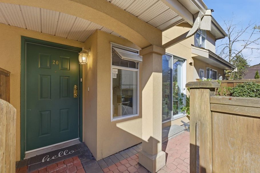 20 3428 Adanac Street Vancouver, BC - 4