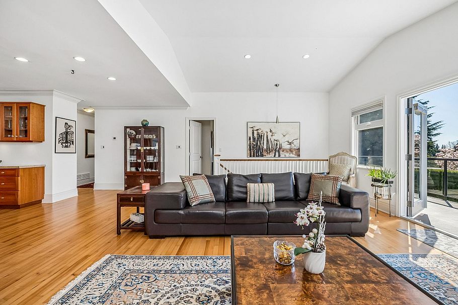 954 Tudor Avenue North Vancouver, BC - 9