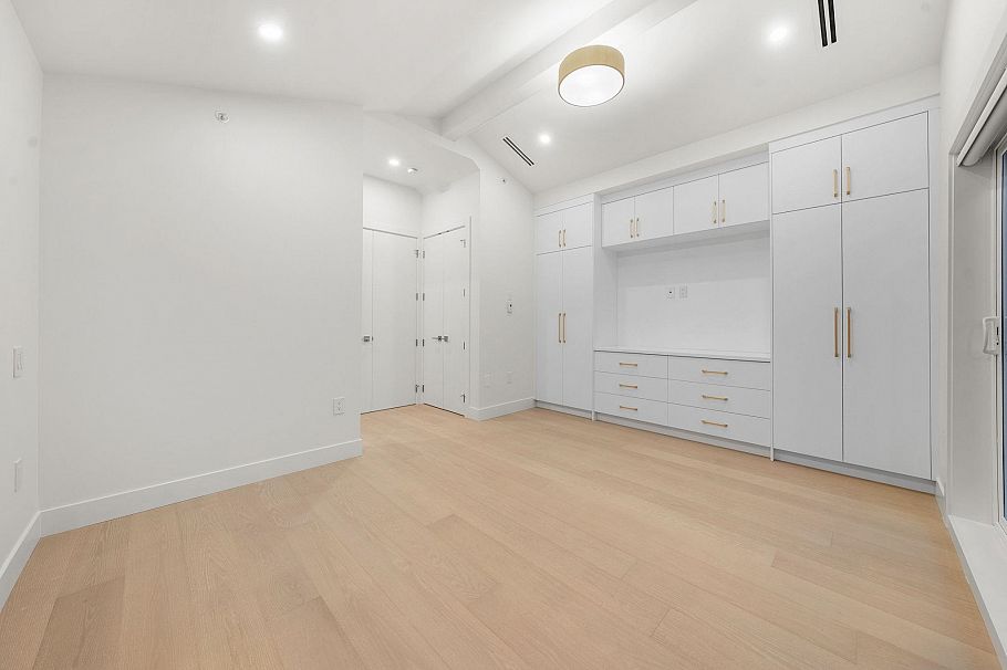 2 1582 E 2nd Avenue Vancouver, BC - 17