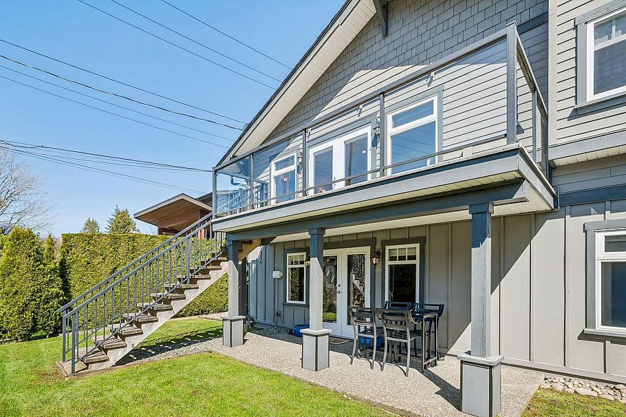 954 Tudor Avenue North Vancouver, BC - 25