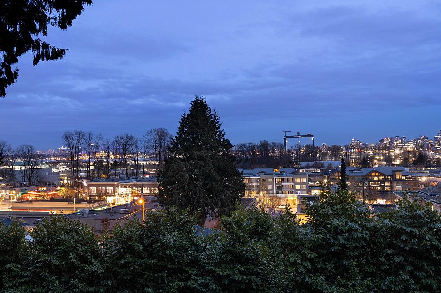 1095 W Keith Road North Vancouver, BC - 39