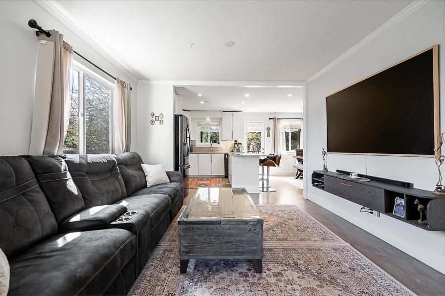 2333 Kirkstone Road North Vancouver, BC - 6