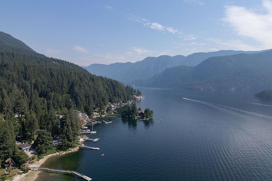 5439 Indian River Drive North Vancouver, BC - 2