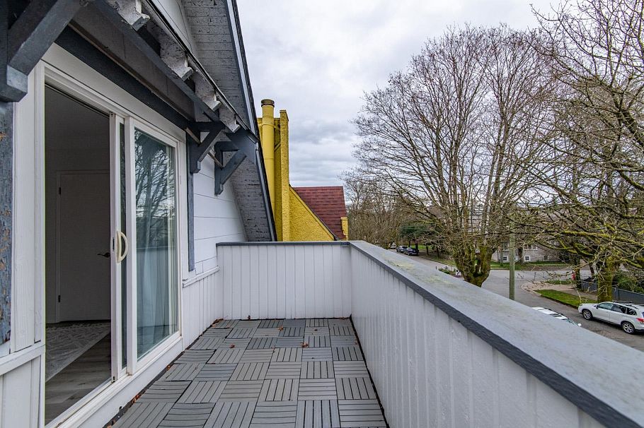 3315 W 6th Avenue Vancouver, BC - 19