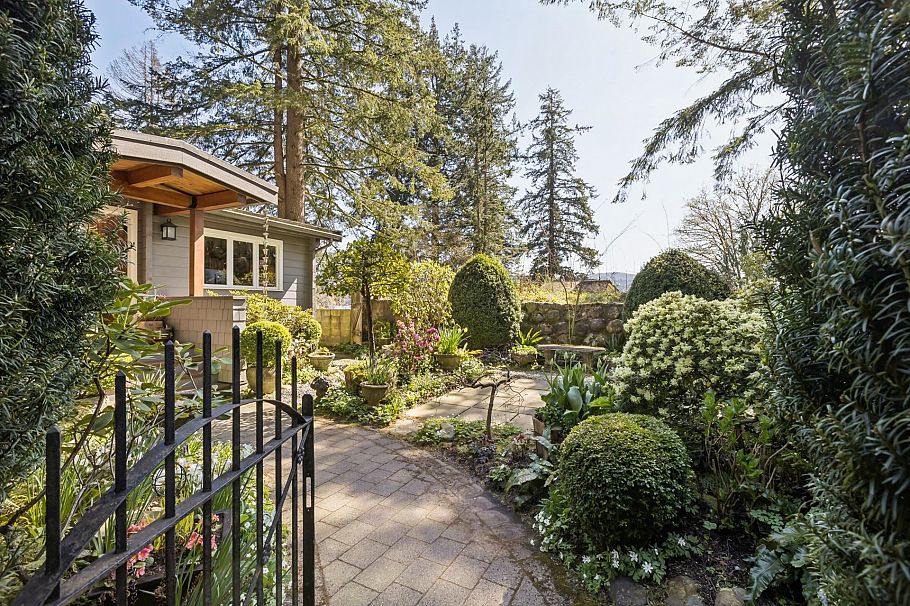 5457 Indian River Drive North Vancouver, BC - 39