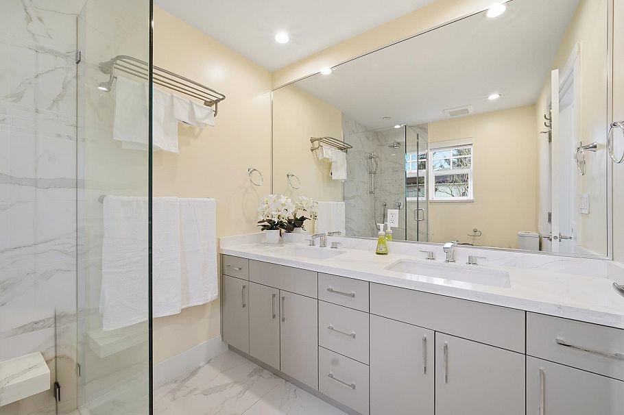 2160 W 8th Avenue Vancouver, BC - 19