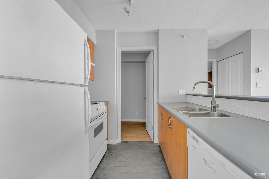 1707 1295 Richards Street Vancouver, BC - 10