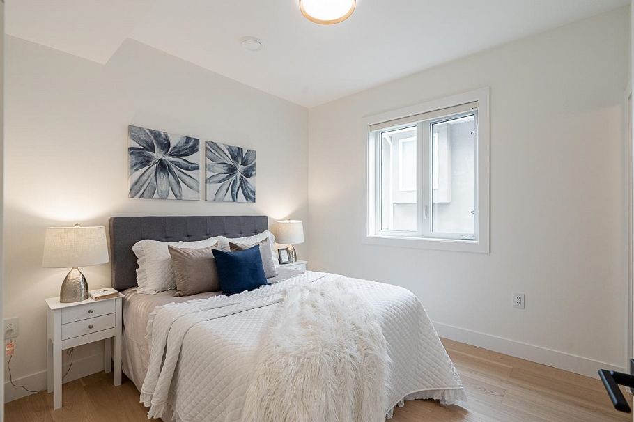 1 2248 E 48th Avenue Vancouver, BC - 18