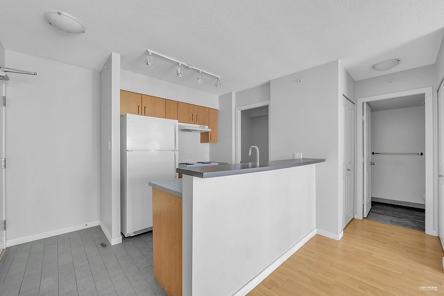 1707 1295 Richards Street Vancouver, BC - 8