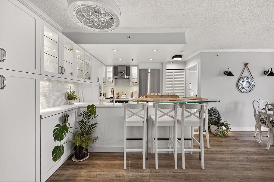 1108 1060 Alberni Street Vancouver, BC - 2